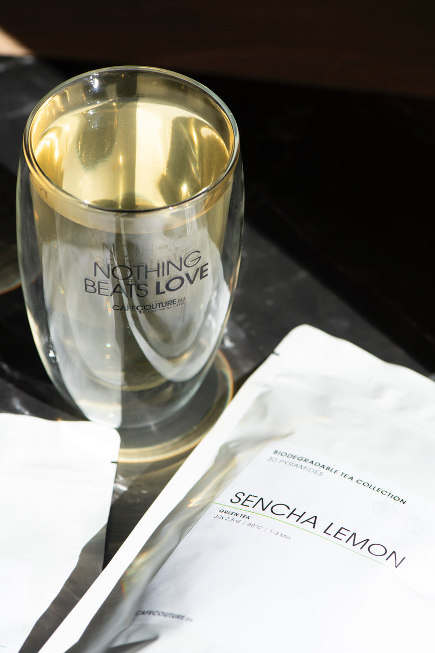 groene thee met citroen proeven