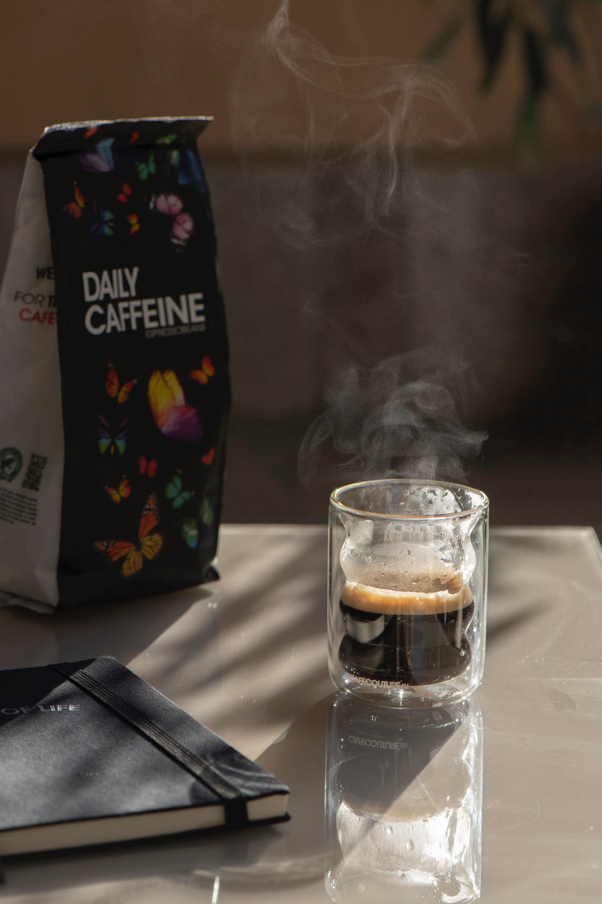 heerlijke warme koffie drinken