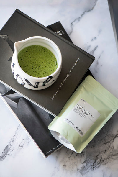 Handgemaakte keramische Matcha kom met Schenktuit - Yuki-serie #02