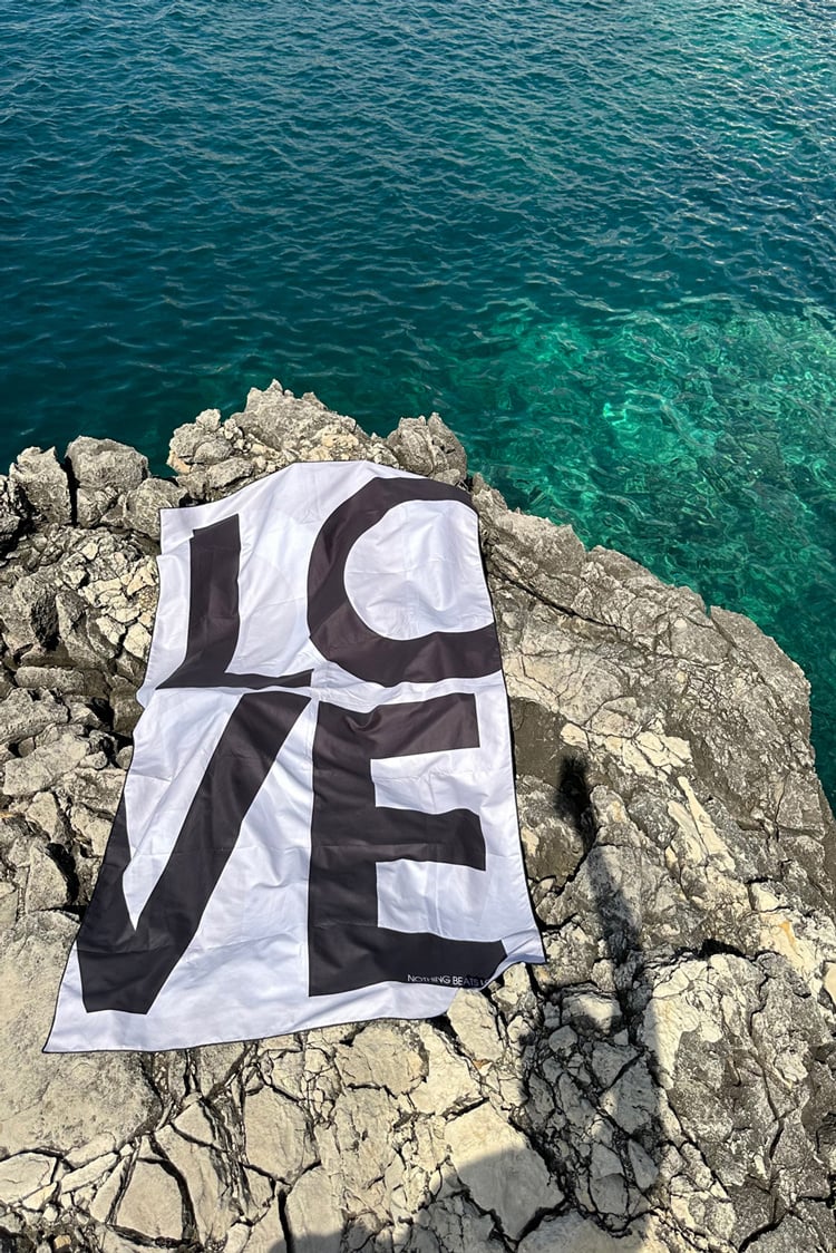 sneldrogende_gym_handdoek_zwart_wit_stijl