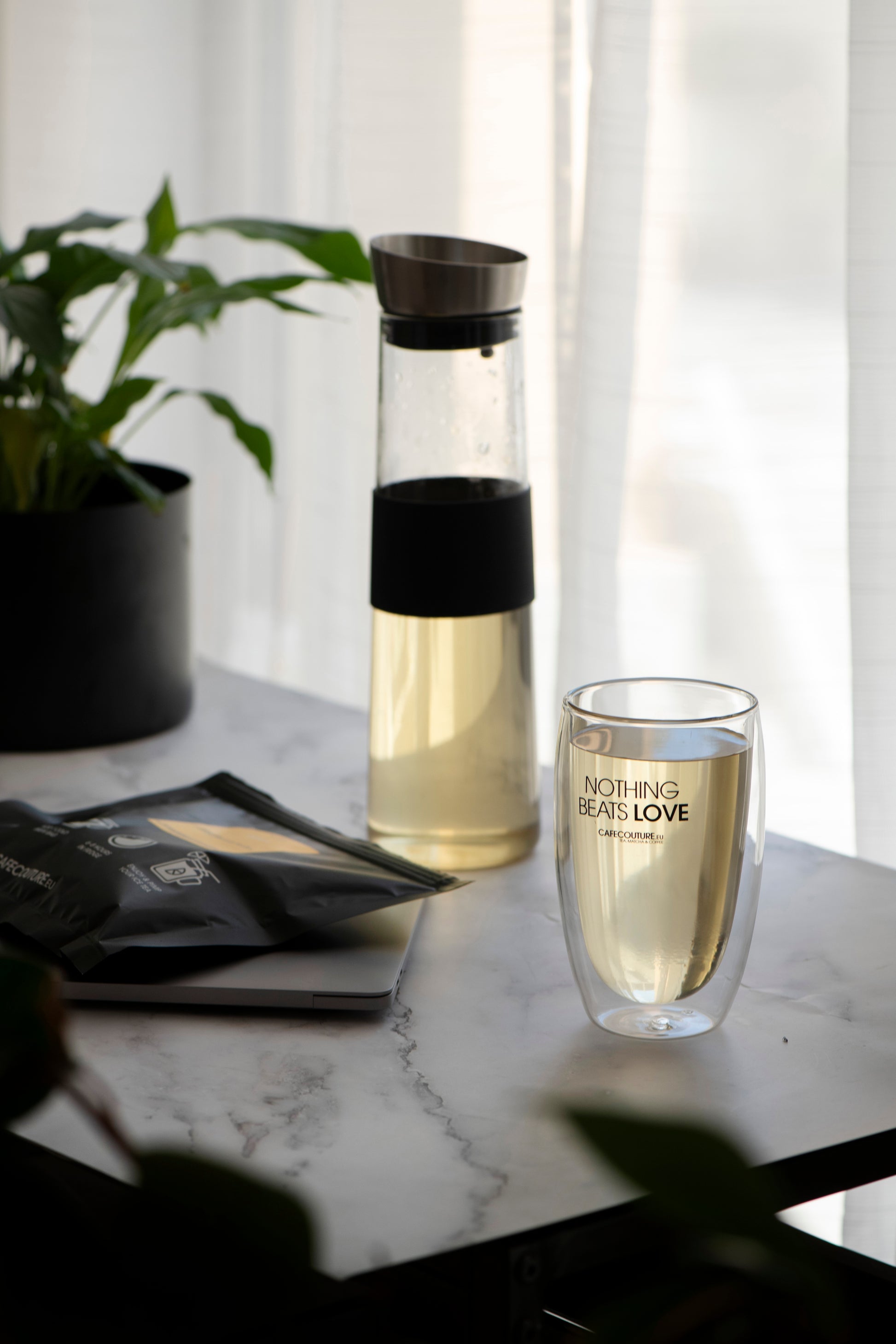 stijlvolle thee maker voor cold brew