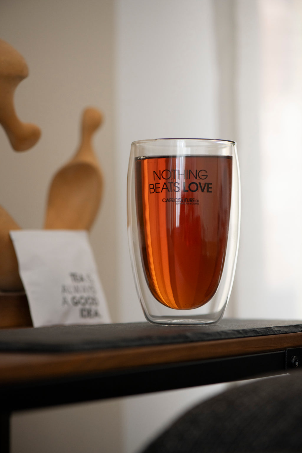 zwarte thee in enveloppes